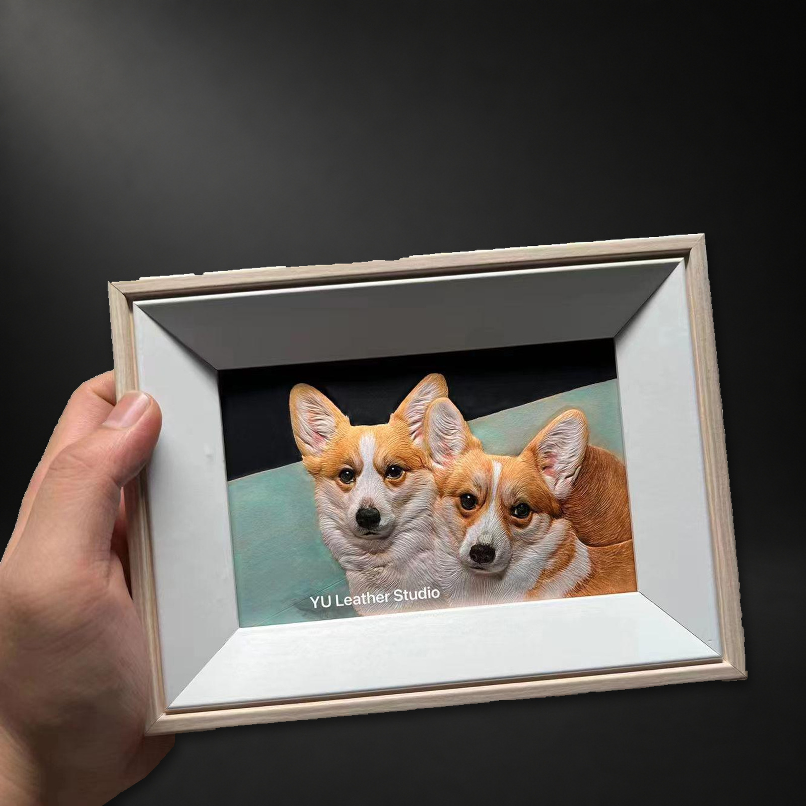 白框双猫皮雕相框展示第2张图片