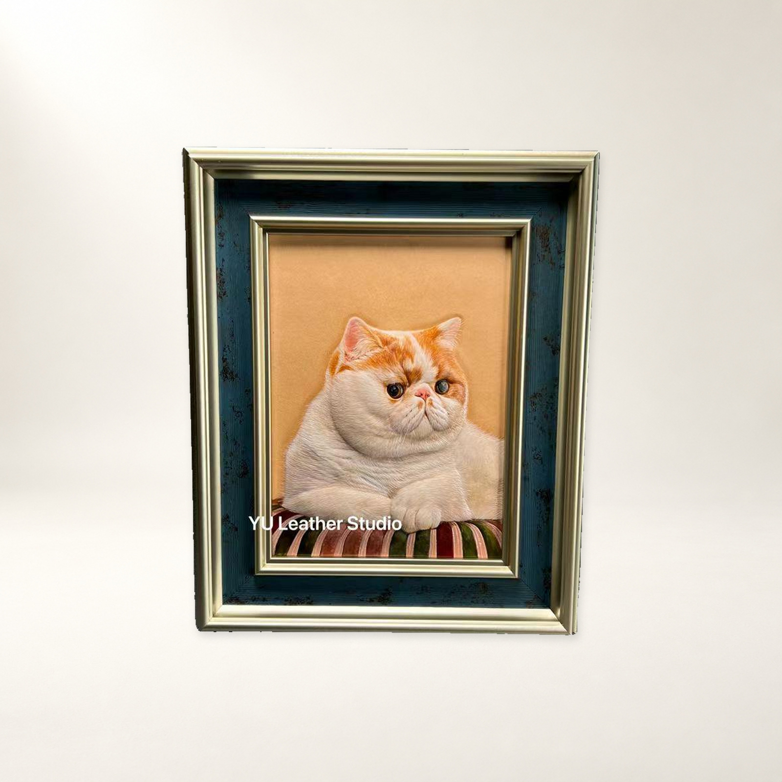 复古金框猫咪皮雕相框第1张图片