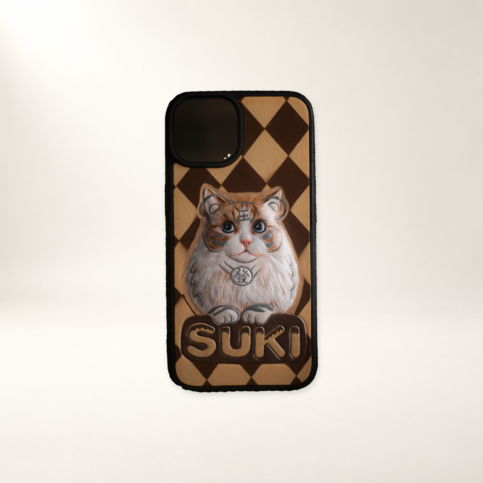 菱格猫咪皮雕手机壳展示第1张图片