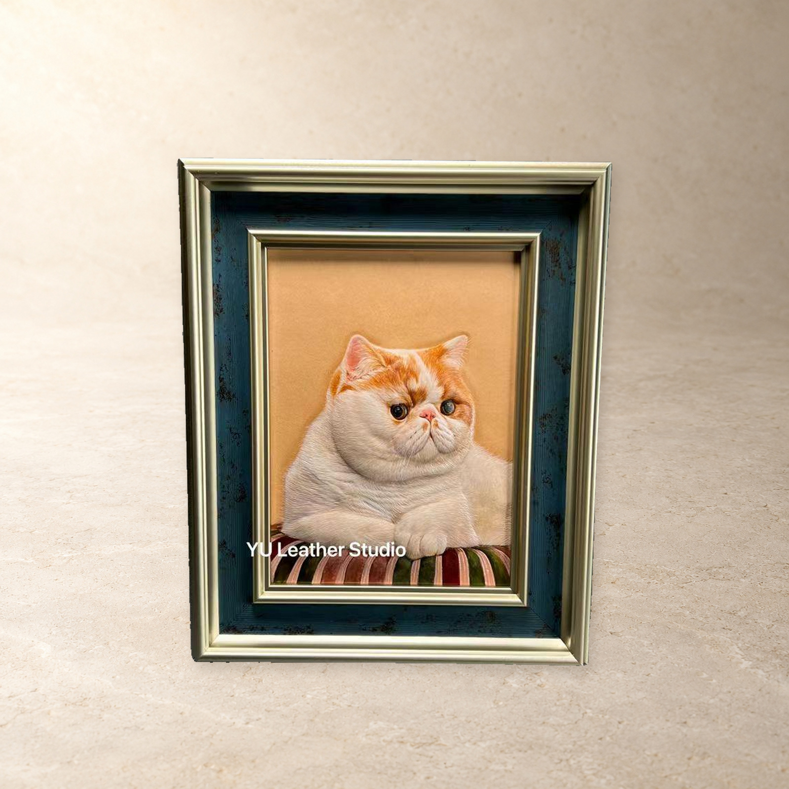 复古金框猫咪皮雕相框第3张图片