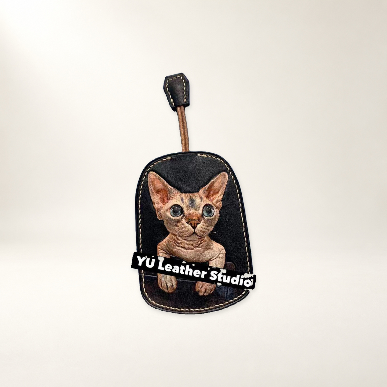 棕色猫咪皮雕车钥匙包第1张图片