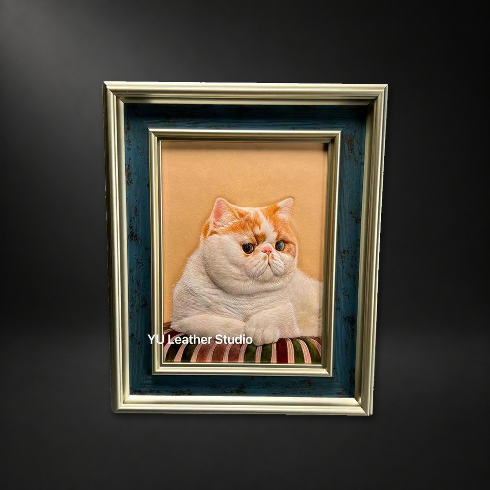 复古金框猫咪皮雕相框第2张图片